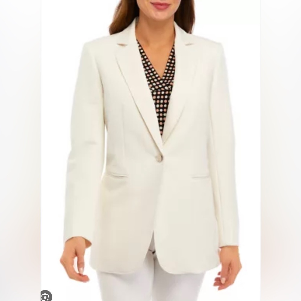 Anne  Klein woman brazer